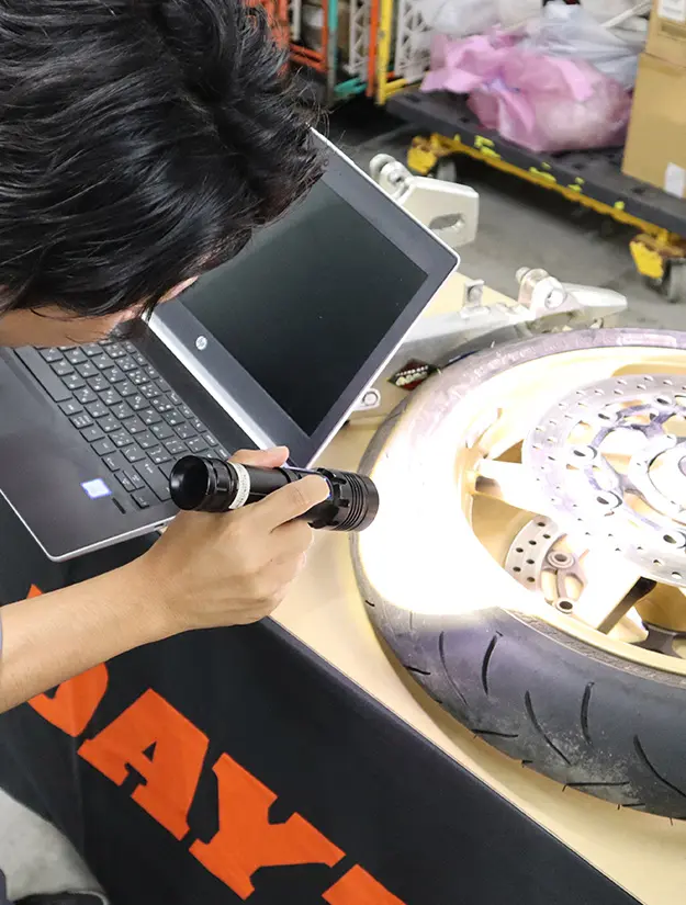 デイトナスタッフが「愛情」を込めて、丁寧に査定します。